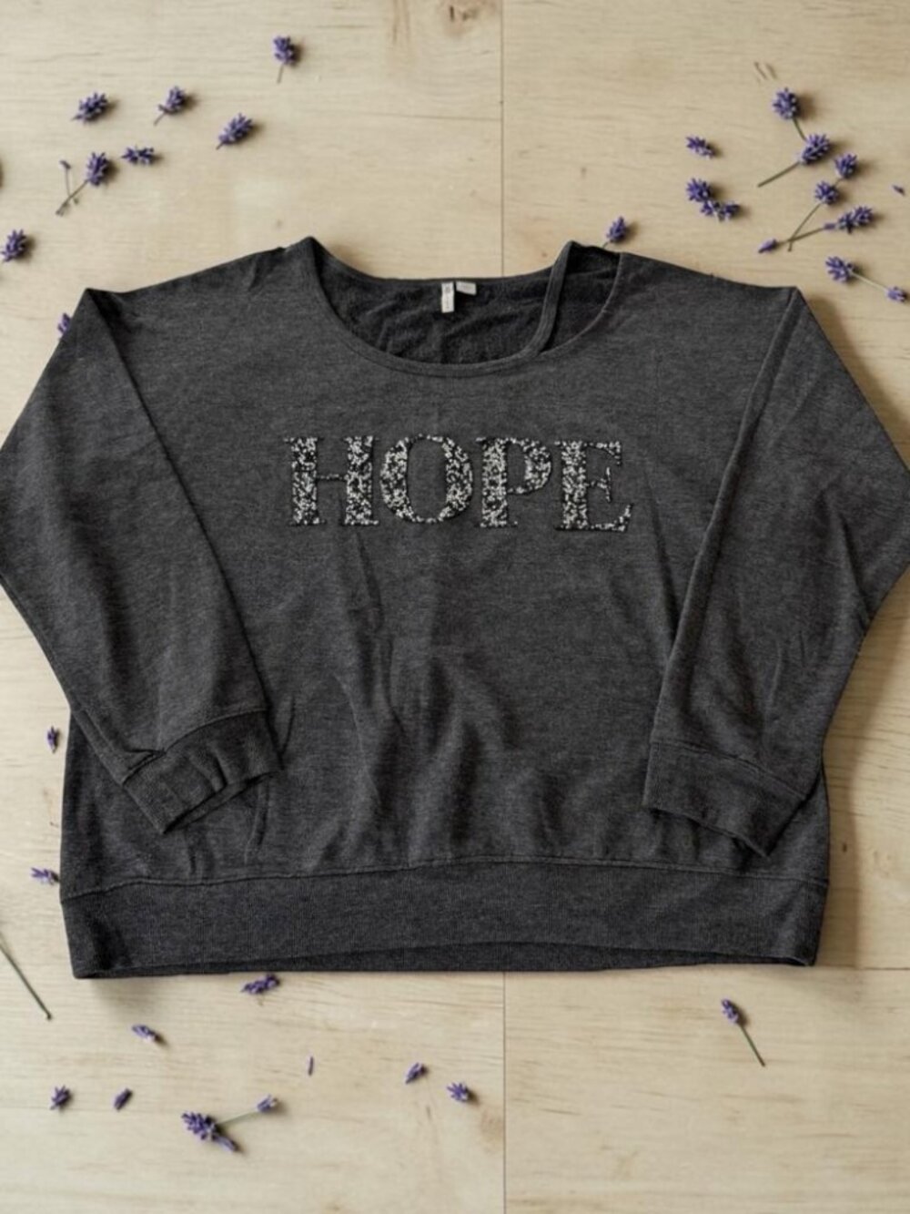 Cato Women's Sweatshirt XL Gray Glitter HOPE Graphic Pullover Soft Stretch